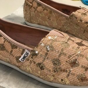 TOMS Women’s Classic Slip On